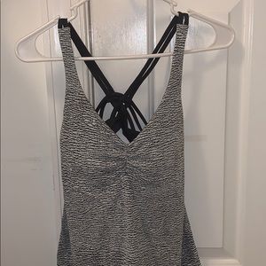 Lululemon backless tank top with built in bra